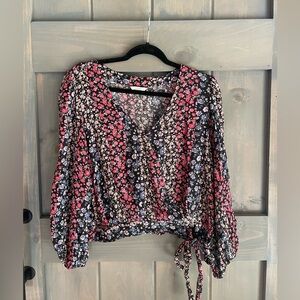 American Eagle Outfitters Black and Pink Flutter Sleeve Blouse
